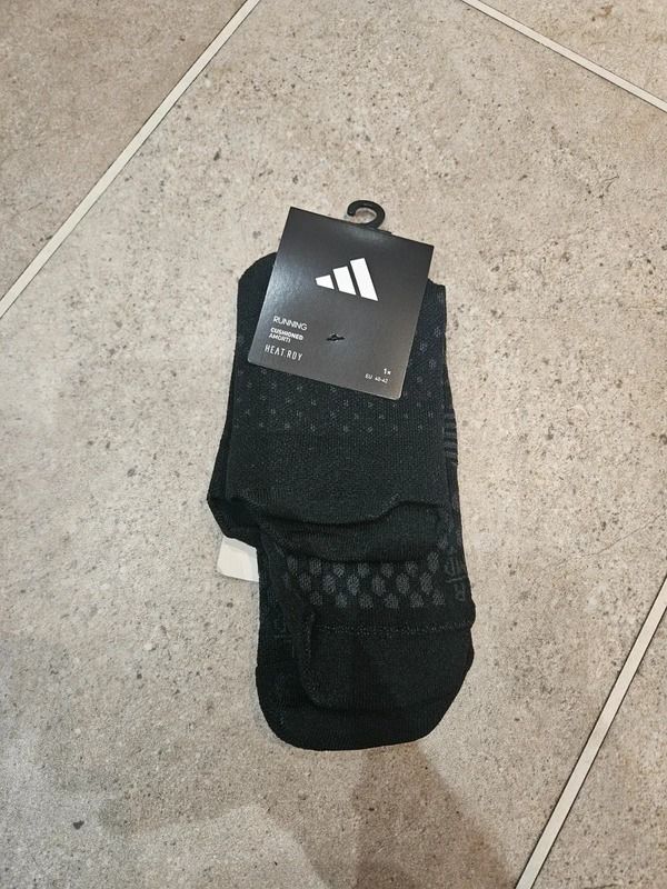 UK 6.5-8/EU 40-42 brand new Adidas black running x 4D Heat.Rdy socks